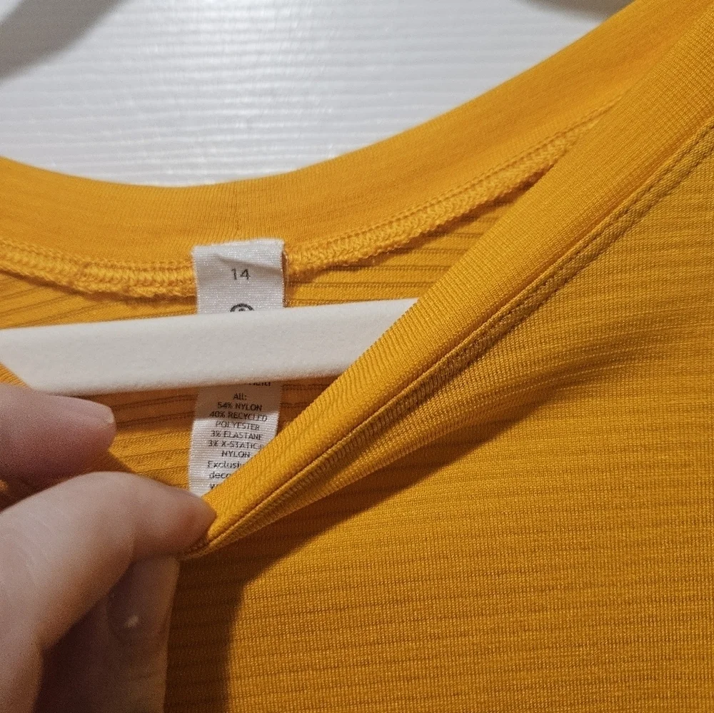 Lululemon Swiftly Tech Short Sleeve 14 Orange